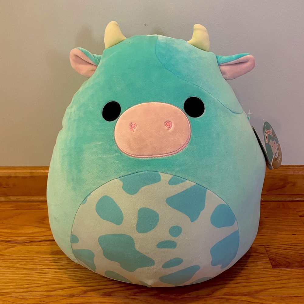 🐮NWT Ultra Rare Tuluck Squishmallow🐮